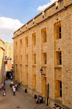 Londra, İngiltere - 20 Temmuz 2016: Londra Kulesi'nin bir parçası (Majestelerinin Kraliyet Sarayı ve Londra Kulesi Kalesi), İngiltere. Unesco Dünya Mirası