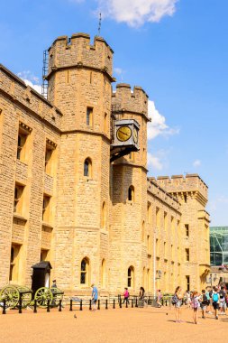 Londra, İngiltere - 20 Temmuz 2016: Londra Kulesi (Majestelerinin Kraliyet Sarayı ve Londra Kulesi Kalesi), İngiltere. Unesco Dünya Mirası