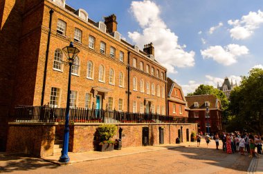 Londra, İngiltere - 20 Temmuz 2016: Londra Kulesi (Majestelerinin Kraliyet Sarayı ve Londra Kulesi Kalesi), İngiltere. Unesco Dünya Mirası