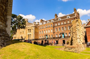 Londra, İngiltere - 20 Temmuz 2016: Londra Kulesi (Majestelerinin Kraliyet Sarayı ve Londra Kulesi Kalesi), İngiltere. Unesco Dünya Mirası