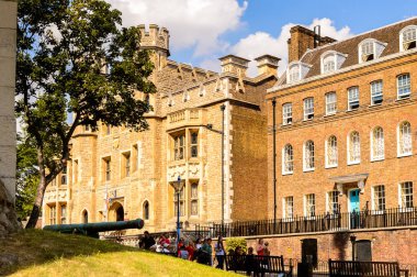 Londra, İngiltere - 20 Temmuz 2016: Londra Kulesi (Majestelerinin Kraliyet Sarayı ve Londra Kulesi Kalesi), İngiltere. Unesco Dünya Mirası