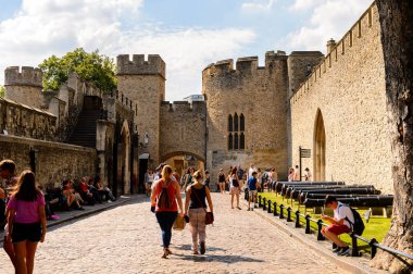 Londra, İngiltere - 20 Temmuz 2016: Londra Kulesi (Majestelerinin Kraliyet Sarayı ve Londra Kulesi Kalesi), İngiltere. Unesco Dünya Mirası