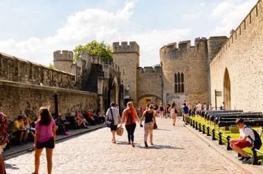 Londra, İngiltere - 20 Temmuz 2016: Londra Kulesi (Majestelerinin Kraliyet Sarayı ve Londra Kulesi Kalesi), İngiltere. Unesco Dünya Mirası