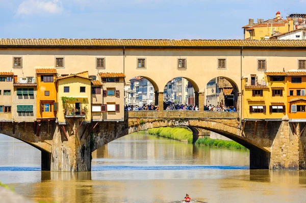 Florença Itália Maio 2016 Vista Perto Ponte Vecchio Uma Ponte — Fotografia de Stock