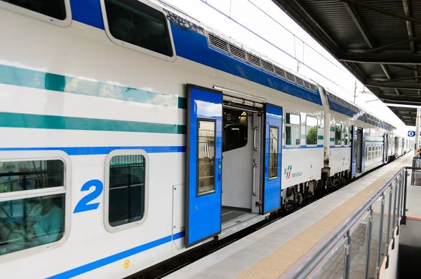 Florenz Italien Mai 2016 Trenitalia Company Train Einem Bahnhof Der — Stockfoto