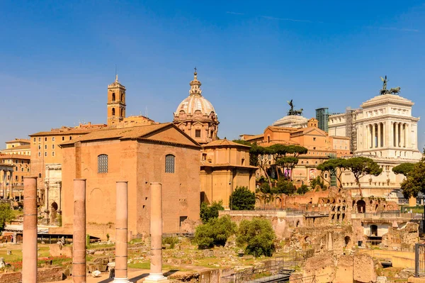 Roma Italia Maggio 2016 Foro Romano Foro Rettangolare Circondato Dalle — Foto Stock