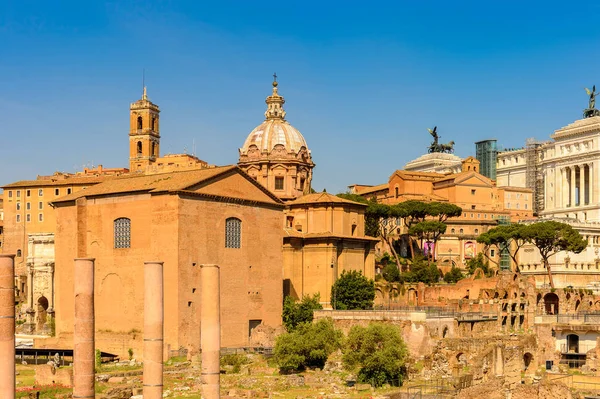 Roma Italia Maggio 2016 Foro Romano Foro Rettangolare Circondato Dalle — Foto Stock