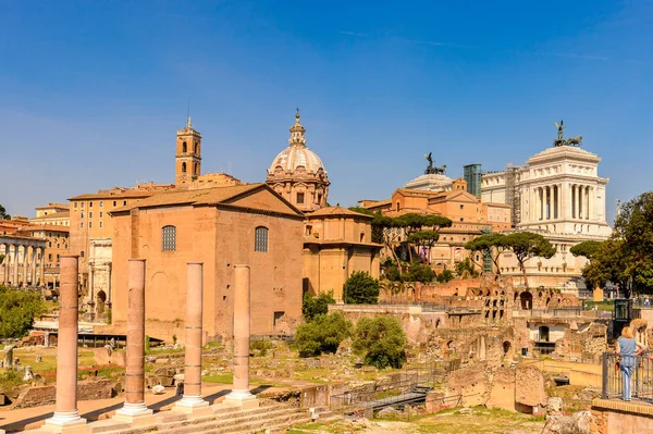 Roma Italia Maggio 2016 Foro Romano Foro Rettangolare Circondato Dalle — Foto Stock