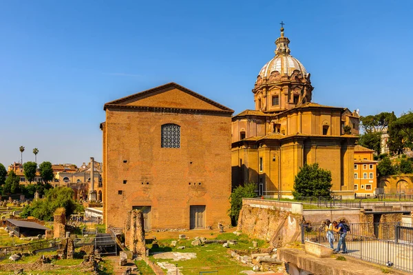 Roma Italia Maggio 2016 Foro Romano Foro Rettangolare Circondato Dalle — Foto Stock