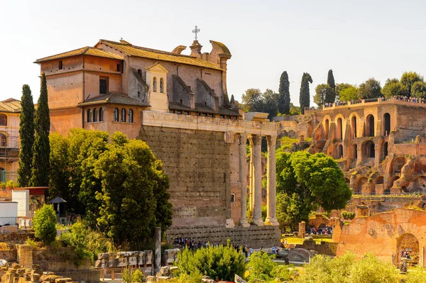 Roma Italia Maggio 2016 Foro Romano Foro Rettangolare Circondato Dalle — Foto Stock