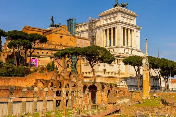 Roma Italia Maggio 2016 Foro Romano Foro Rettangolare Circondato Dalle — Foto Stock