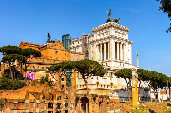 Roma Italia Maggio 2016 Foro Romano Foro Rettangolare Circondato Dalle — Foto Stock