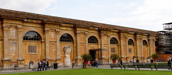 Vatikan, Vatikan - 7 Mayıs 2016: Vatikan Müzesi Duvarları. 1506 yılında kurulmuştur.