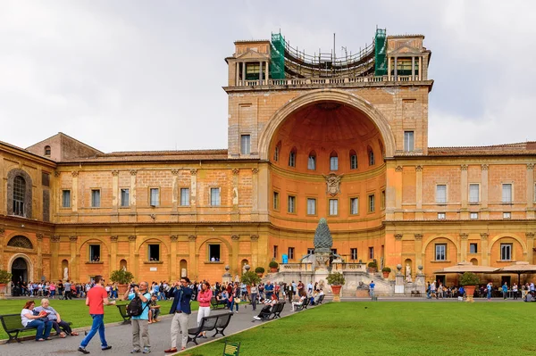 Vatikan, Vatikan - 7 Mayıs 2016: Vatikan Müzesi. 1506 yılında kurulmuştur.