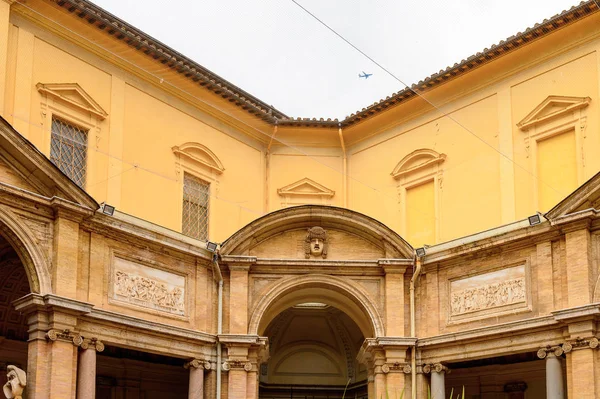 Vatikan, Vatikan - 7 Mayıs 2016: Vatikan Müzesi. 1506 yılında kurulmuştur.