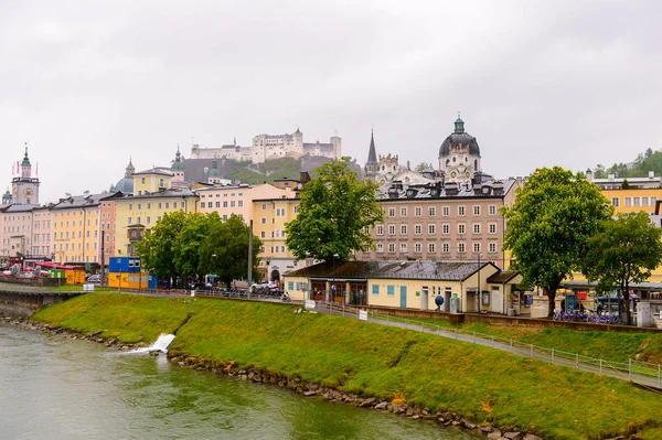 Salzburg Austria Mai 2016 Häuser Ufer Des Salzburg Austria Ist — Stockfoto