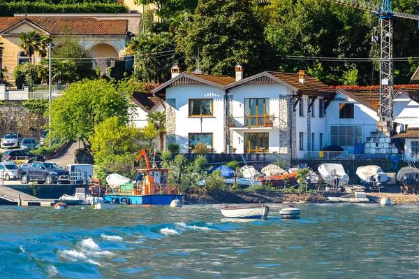 Stresa Italia Maggio 2016 Case Sulla Riva Del Lago Maggiore — Foto Stock