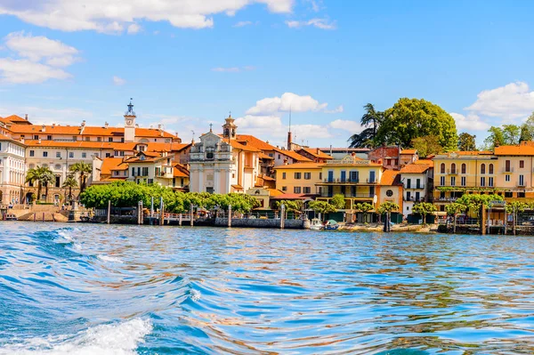 Isola Bella, İtalya - 3 Mayıs 3016: Bella Adası, Kuzey İtalya'daki Lago Maggiore Borromean Adalarından biri