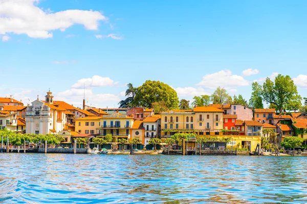 Isola Bella, İtalya - 3 Mayıs 3016: Bella Adası, Kuzey İtalya'daki Lago Maggiore Borromean Adalarından biri