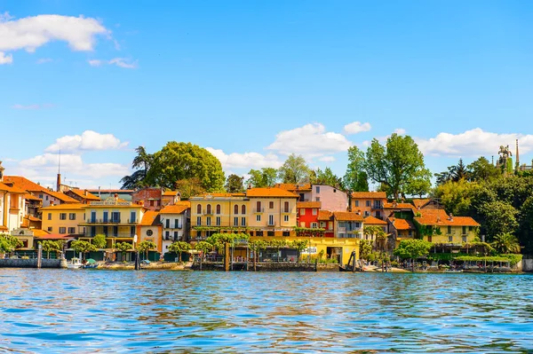 Isola Bella, İtalya - 3 Mayıs 3016: Bella Adası, Kuzey İtalya'daki Lago Maggiore Borromean Adalarından biri