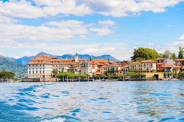 Isola Bella, İtalya - 3 Mayıs 3016: Bella Adası, Kuzey İtalya'daki Lago Maggiore Borromean Adalarından biri