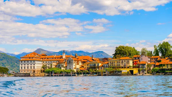 Isola Bella, İtalya - 3 Mayıs 3016: Bella Adası, Kuzey İtalya'daki Lago Maggiore Borromean Adalarından biri
