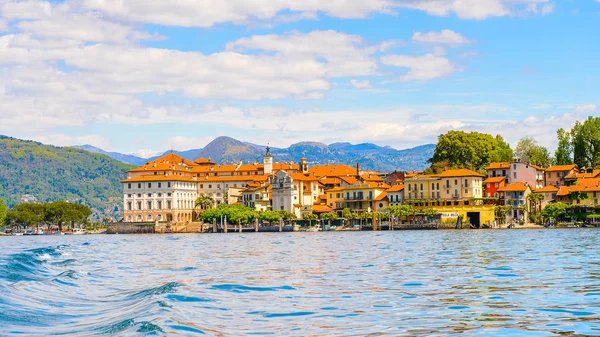 Isola Bella, İtalya - 3 Mayıs 3016: Bella Adası, Kuzey İtalya'daki Lago Maggiore Borromean Adalarından biri