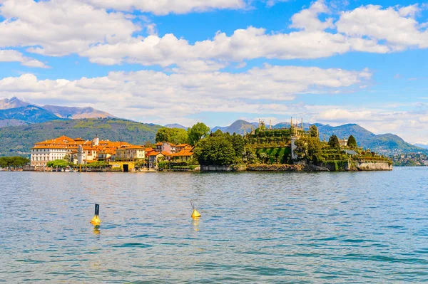 Isola Bella, İtalya - 3 Mayıs 3016: Bella Adası, Kuzey İtalya'daki Lago Maggiore Borromean Adalarından biri