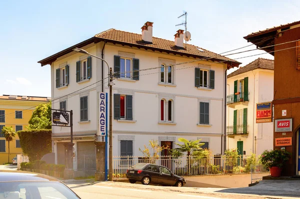 Stresa, İtalya - 3 Mayıs 2016: Stresa, Maggiore Gölü kıyısında bir kasaba, Verbano-Cusio-Ossola, Piedmont, İtalya