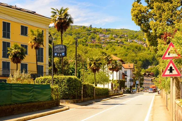 Stresa, İtalya - 3 Mayıs 2016: Stresa, Maggiore Gölü kıyısında bir kasaba, Verbano-Cusio-Ossola, Piedmont, İtalya