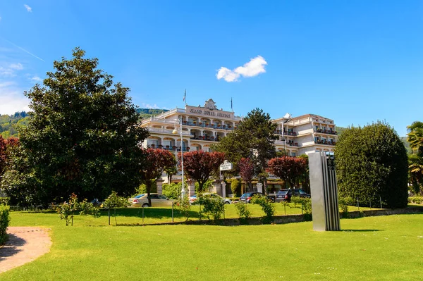 Stresa, İtalya - 3 Mayıs 2016: Stresa, Maggiore Gölü kıyısında bir kasaba, Verbano-Cusio-Ossola, Piedmont, İtalya