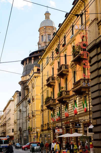 Torino, İtalya - 3 Mayıs 2016: Torino'nun merkezinin mimarisi, Piedmont, İtalya. Torino İtalya'nın bir iş ve kültür merkezidir