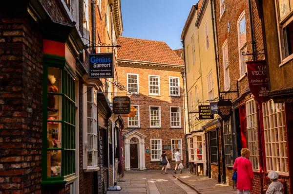 York, İngiltere - 19 Temmuz 2016: York'un Mimarisi, tarihi surlu bir şehir, North Yorkshire, İngiltere.