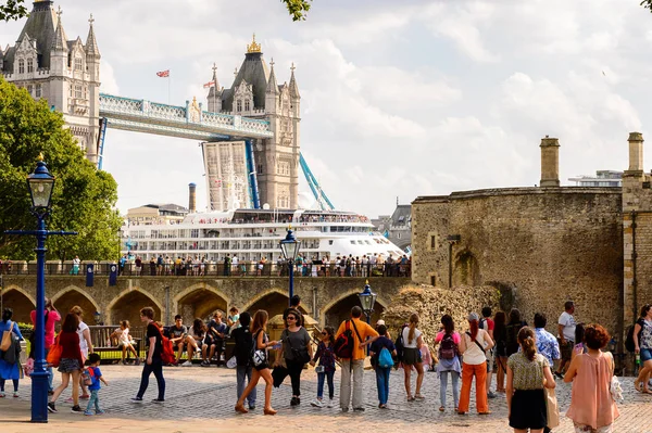 Λονδίνο Αγγλία Ιουλ 2016 Γέφυρα Του Πύργου Κοντά Στο Βασιλικό — Φωτογραφία Αρχείου