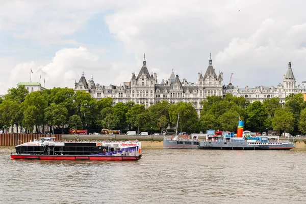 London England July 2016 Architecture Bank River Thames London Capital — Stock Photo, Image