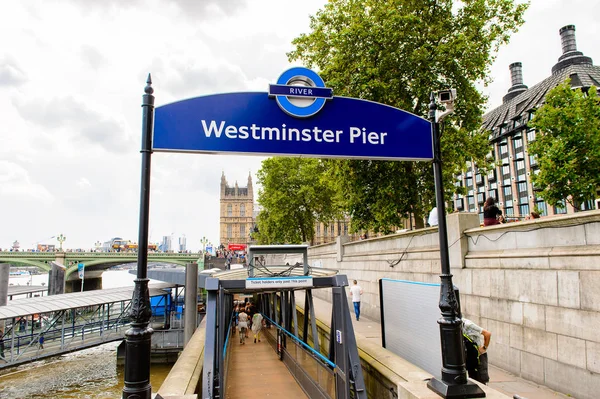 Londýn Anglie Července 2016 Westminsterský Přístav Břehu Řeky Temži Londýně — Stock fotografie