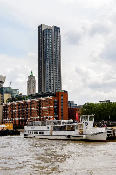 ロンドン イングランド 2016年7月22日 ロンドンのテムズ川のほとりにある建築 英国の首都 — ストック写真