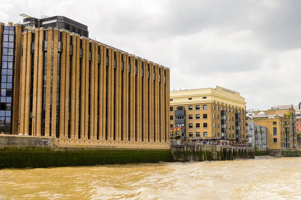 London England July 2016 Architecture Bank River Thames London Capital — Stock Photo, Image