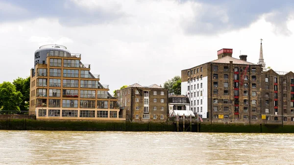 ロンドン イングランド 2016 ロンドンのテムズ川のほとりにある建築の美しい景色 英国の首都 — ストック写真