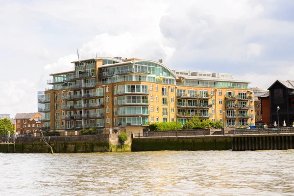 ロンドン イングランド 2016 ロンドンのテムズ川のほとりにある建築の美しい景色 英国の首都 — ストック写真