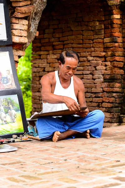 Inwa Myanmar Agosto 2016 Hombre Birmano Identificado Hace Dibujo Por —  Fotos de Stock