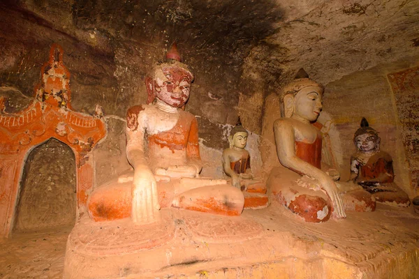 インマビン ミャンマー 2016年8月28日 仏教の洞窟複合体 インマビンタウンシップ モニワ地区 サレグ地域 ミャンマーのポインタウンの仏像 — ストック写真