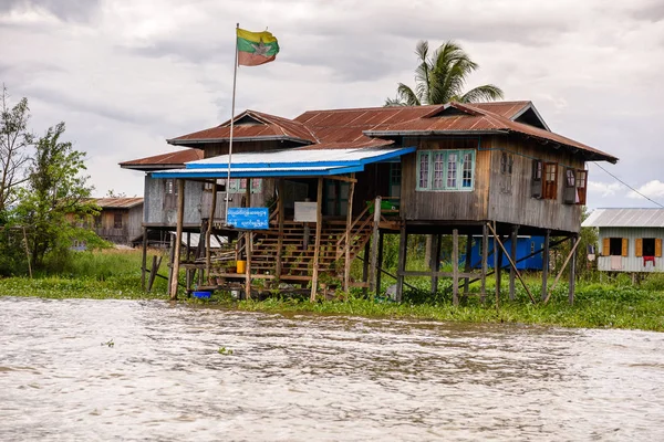 Inle Lake Myanmar Aug 2016 Inpawkhon Village Inle Sap Freshwater — стоковое фото