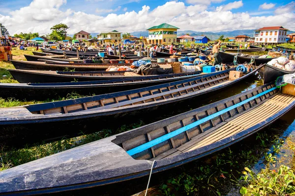 Inle Lake Mianmar Augusztus 2016 Bambusz Csónakok Felett Inle Sap — Stock Fotó