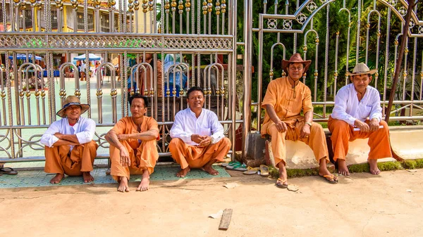 Inle Lake Myanmar Aug 2016 Unidentified Burmese People Pier Inle — Stock Photo, Image