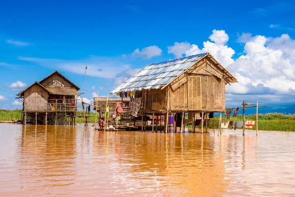 缅甸波孔酒店 2016年8月30日 缅甸掸邦通吉区Nyaungshwe乡的一个淡水湖Inle Sap的Inpawkhon村 — 图库照片