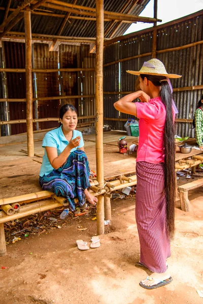 Inle Lake Myanmar Ago 2016 Personas Birmanas Identificadas Mercado Inle — Foto de Stock