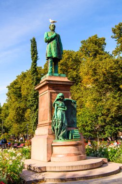 Helsinki, Finlandiya - 12 Eylül 2016: Helsinki Anıtı, Finlandiya. Helsinki 2012 dünya tasarım başkenti seçildi
