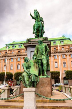 Stockholm, İsveç - 13 Eylül 2016: Gustav Adolfs heykeli, Stockholm, İsveç. Stockholm İskandinavya'nın en kalabalık şehridir.