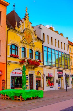 Kosice, Slovakya - 25 Eylül 2016: Slovakya'nın doğusundaki en büyük şehir olan Kosice'nin ana caddesinin mimarisi. 2013 yılında Avrupa Kültür Başkenti oldu